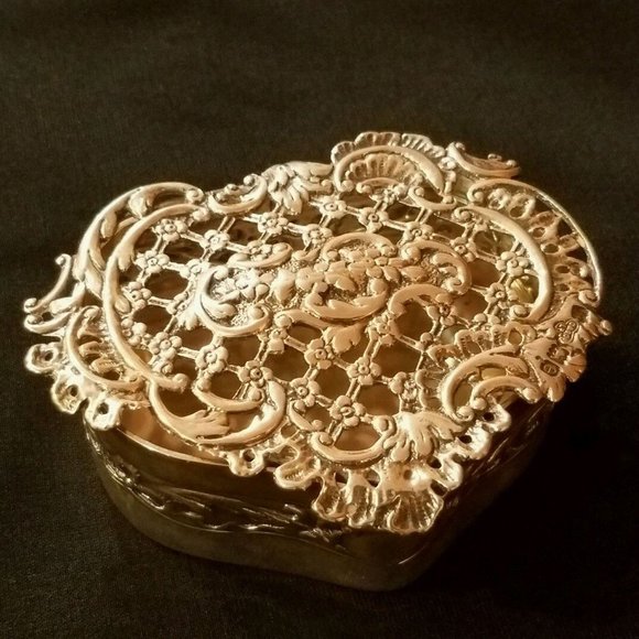 1900 Goldsmiths & Silversmiths Sterling Silver Art Nouveau Jewelry Box 83 g